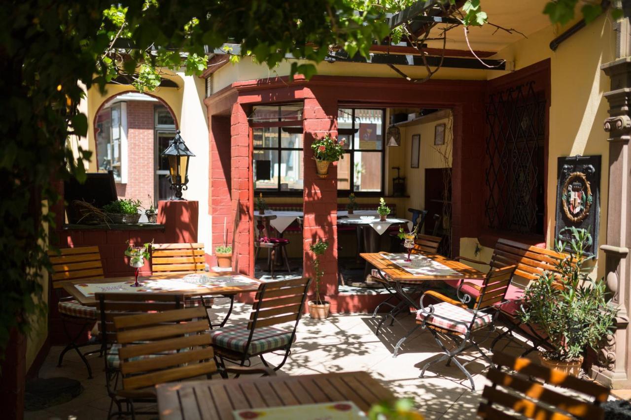 Hotel Reichsschenke Zum Ritter Gotz "Garni" Kröv エクステリア 写真