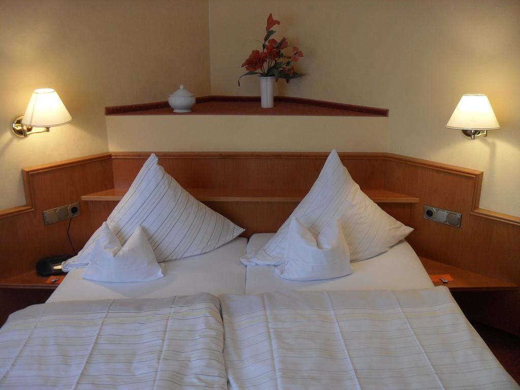 Hotel Reichsschenke Zum Ritter Gotz "Garni" Kröv 部屋 写真