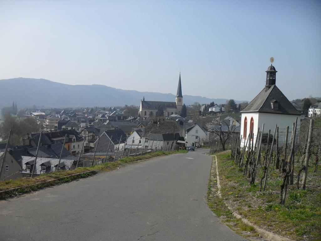 Hotel Reichsschenke Zum Ritter Gotz "Garni" Kröv エクステリア 写真