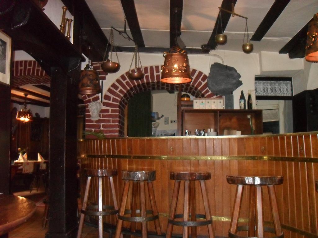 Hotel Reichsschenke Zum Ritter Gotz "Garni" Kröv エクステリア 写真