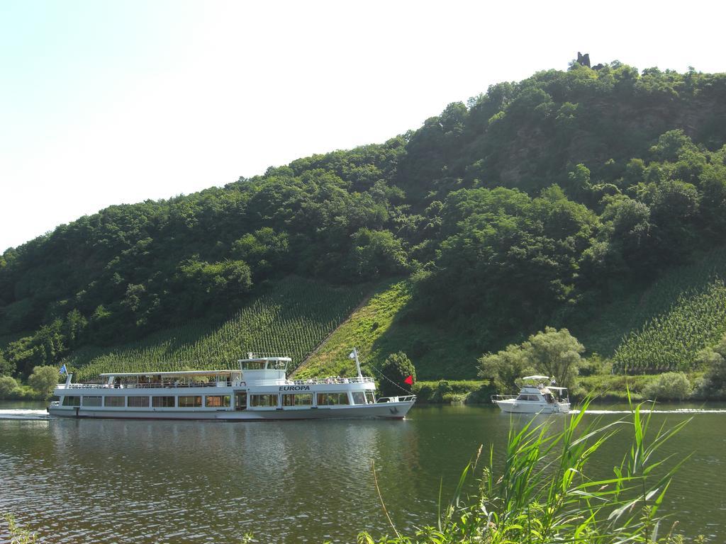 Hotel Reichsschenke Zum Ritter Gotz "Garni" Kröv エクステリア 写真