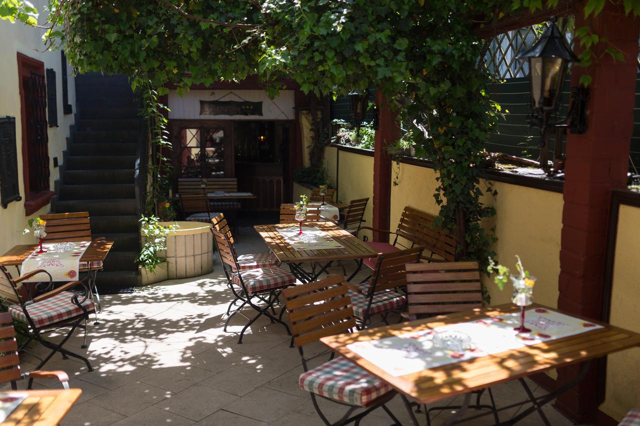 Hotel Reichsschenke Zum Ritter Gotz "Garni" Kröv エクステリア 写真