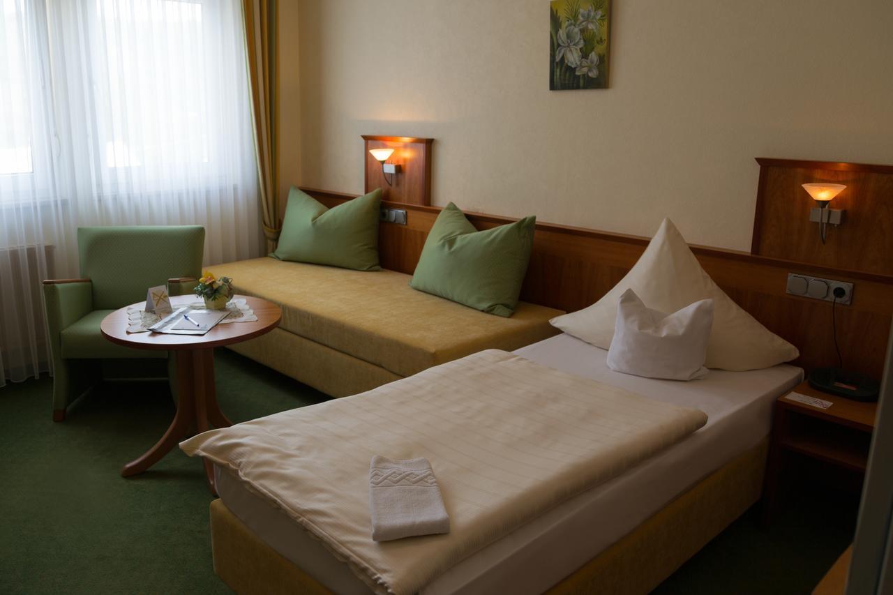 Hotel Reichsschenke Zum Ritter Gotz "Garni" Kröv エクステリア 写真