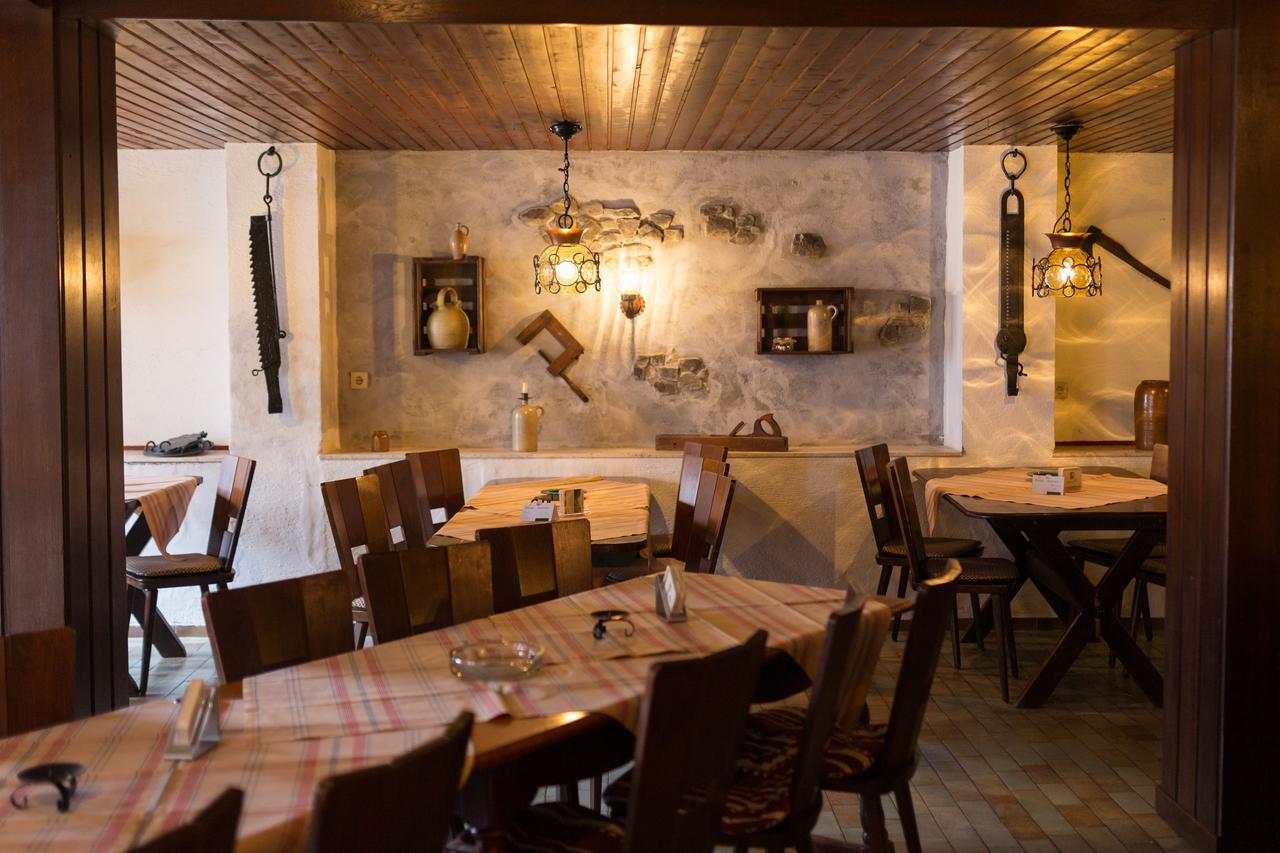 Hotel Reichsschenke Zum Ritter Gotz "Garni" Kröv エクステリア 写真