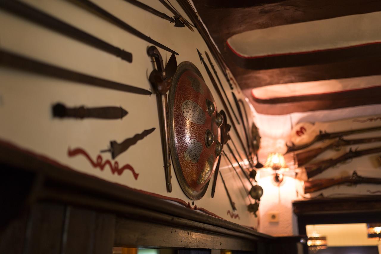 Hotel Reichsschenke Zum Ritter Gotz "Garni" Kröv エクステリア 写真